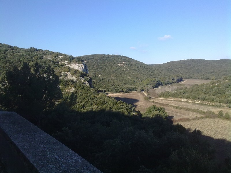 #2 Vue depuis SAinte Beaume : En bas le chemin par lequel se poursuit la sortie. Vue depuis SAinte Beaume : En bas le chemin par lequel se poursuit la sortie.
