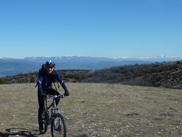 Fin de la première montée : Belle vue et pas de vent (photo Santa)