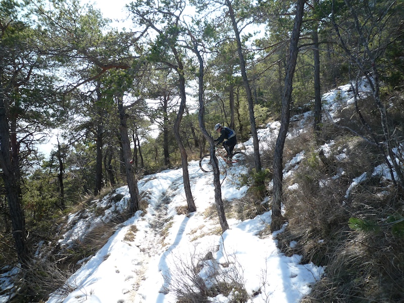 Epingle dans Pourcheton : on retrouve la neige de loin en loin