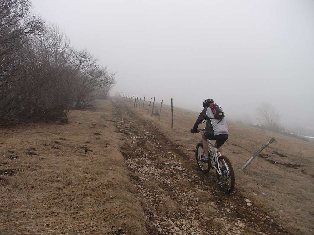 #4 La crête : ça souffle, il pleut, il y a du brouillard, putain de temps !! La crête : ça souffle, il pleut, il y a du brouillard, putain de temps !!