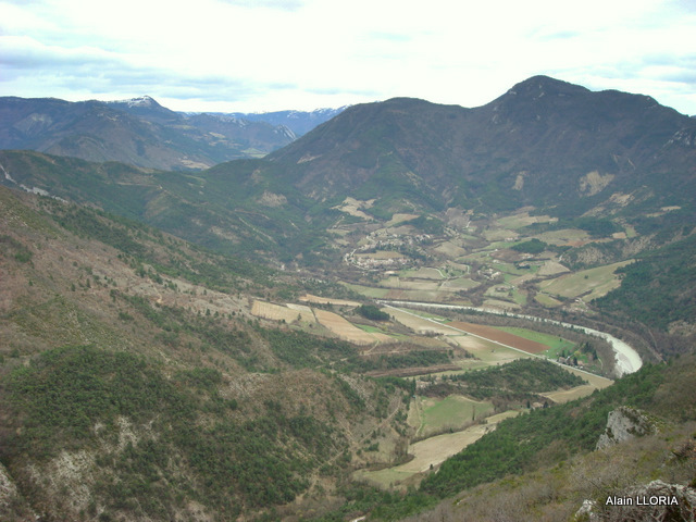 #3 Vue sur la vallée : Vue sur le paysage avant la descente Vue sur la vallée : Vue sur le paysage avant la descente
