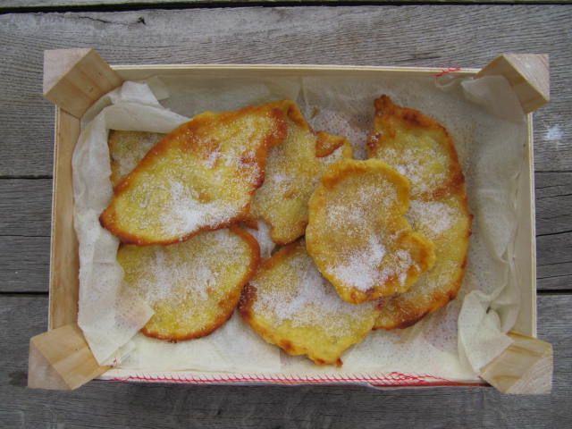 #14 home made by Zigual: : et le bonheur n home made by Zigual: : et le bonheur n'est pas que dans les terres noires ...bunyetes catalanes toute fraiches , miam miam !!