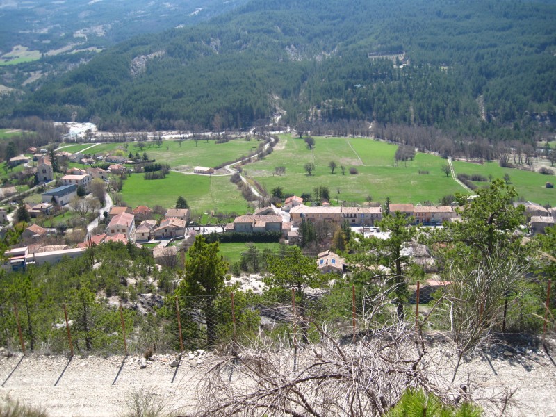 #10 Chapelle des Pénitents : De ce belvédère observer en face la suite de l Chapelle des Pénitents : De ce belvédère observer en face la suite de l'itinéraire.