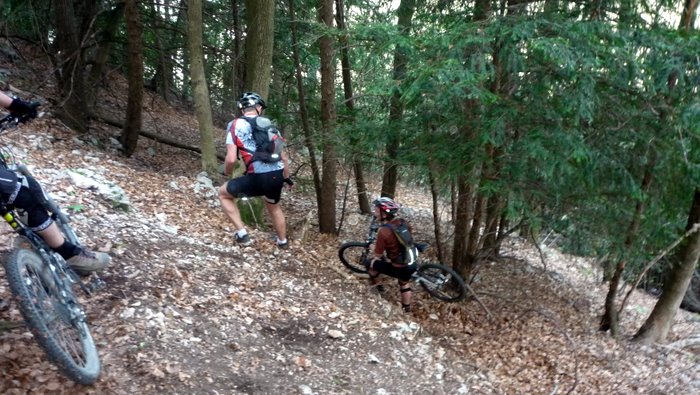 #3 Sortie de route : Pro-Liks fait une sortie de route heureusement sans conséquence. Alala ces cintres larges! C Sortie de route : Pro-Liks fait une sortie de route heureusement sans conséquence. Alala ces cintres larges! C'est confortable mais des fois un poil trop large.