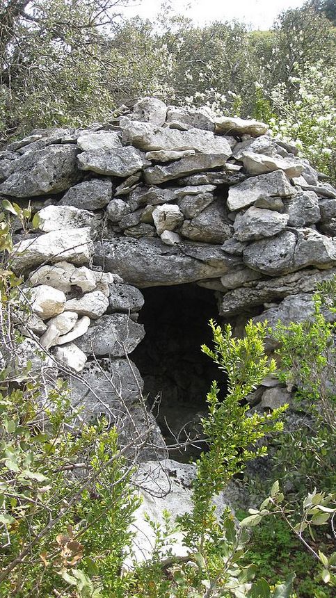 #7 Borie cachée : dans un coin reculé Borie cachée : dans un coin reculé