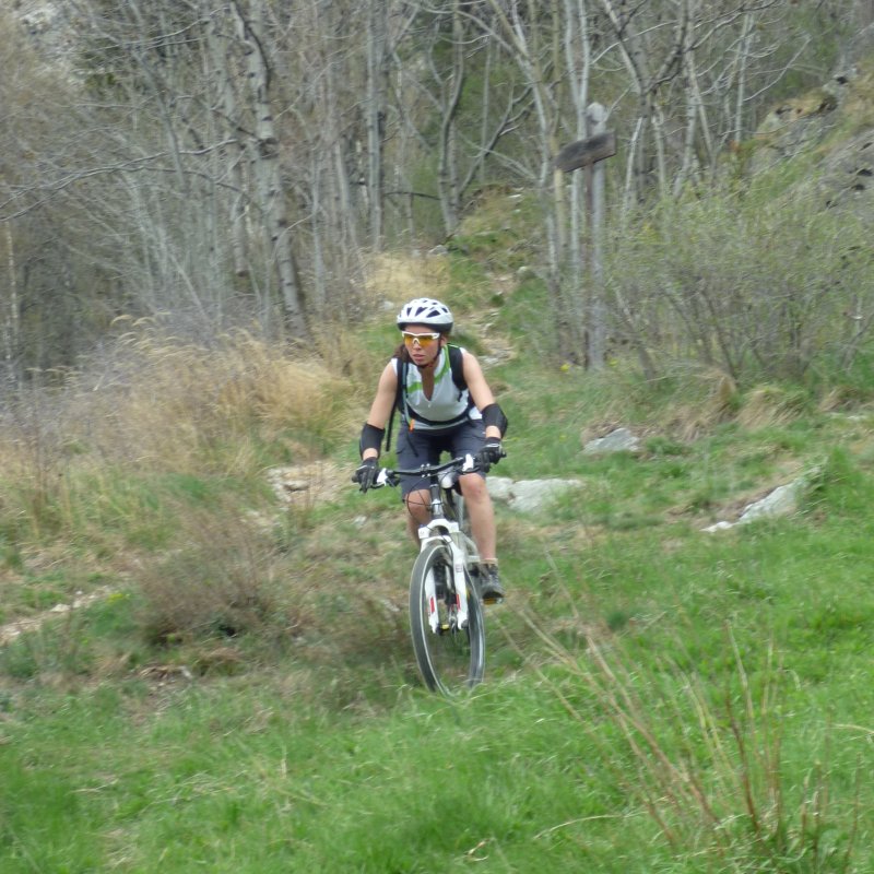#7 Mademoiselle : chevauche son nouveau vélo Mademoiselle : chevauche son nouveau vélo