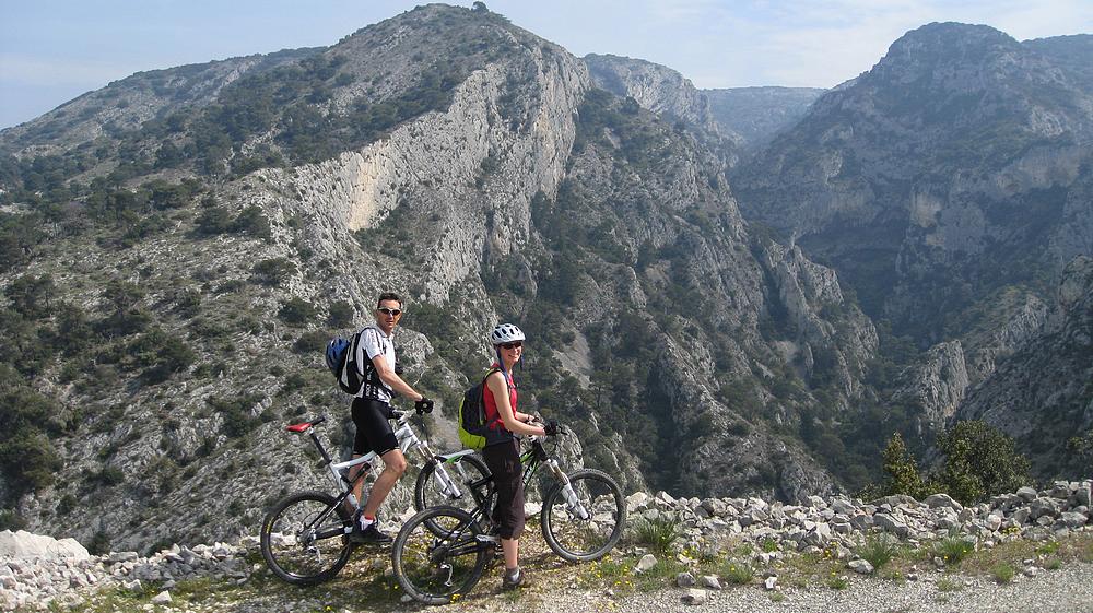 Petite pause : pour admirer les paysages (Vallon du Colombier)