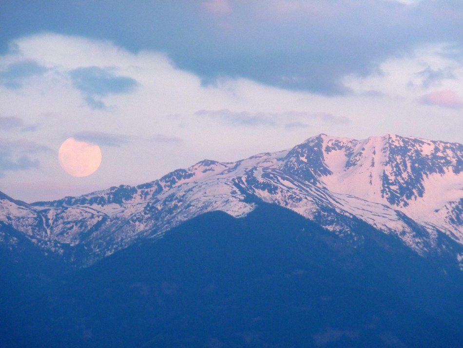 #4 Le soir... : Lever de Lune magnifique sur le Rognier Le soir... : Lever de Lune magnifique sur le Rognier