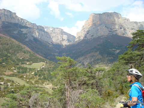 #9 Cirque d Cirque d'Archiane : Descente sur Archiane par le superbe sentier du GR 93