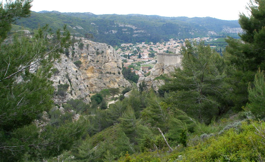 #1 Boulbon et son château : en arrivant au moulin Boulbon et son château : en arrivant au moulin