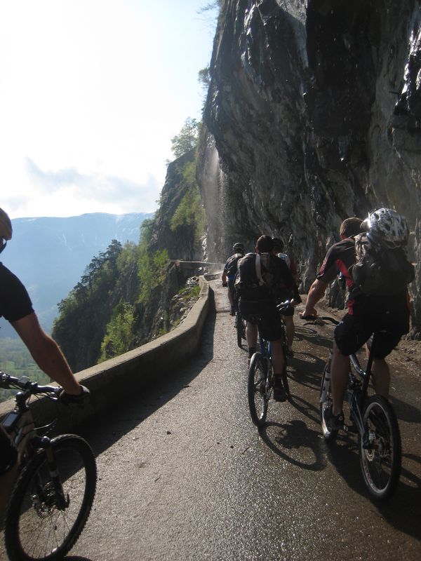 #1 Route de Villard Notre Dame : Sous les cascades Obao Route de Villard Notre Dame : Sous les cascades Obao