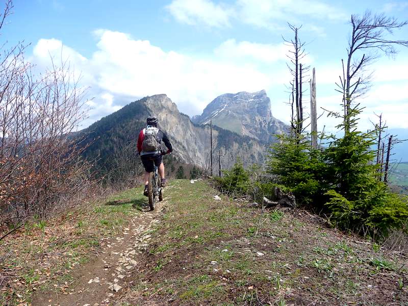 #1 Crete de col de la Faita : joli sentier, mais bien glissant aujourd Crete de col de la Faita : joli sentier, mais bien glissant aujourd'hui