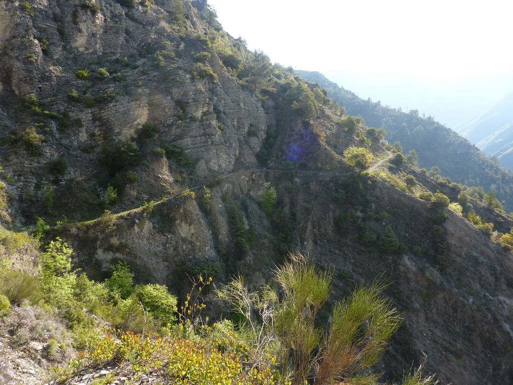 #10 Sentier balcon : Certains passages sont bien expo tout de même Sentier balcon : Certains passages sont bien expo tout de même