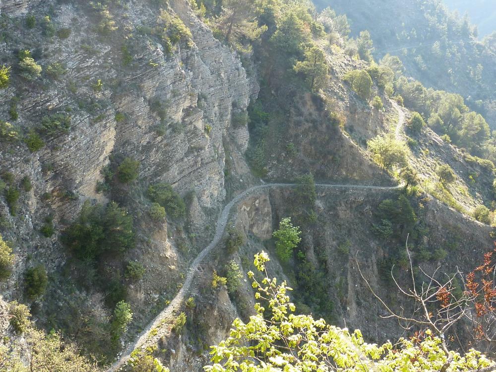 #8 Sentier balcon : Magnifique sentier balcon reliant La Tour Sur Tinée au pont de St Jean Sentier balcon : Magnifique sentier balcon reliant La Tour Sur Tinée au pont de St Jean