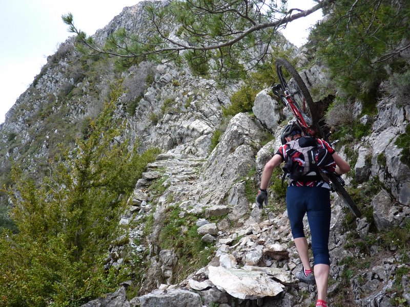 #20 Portage du Brec : Le Sospelois ouvre la marche Portage du Brec : Le Sospelois ouvre la marche