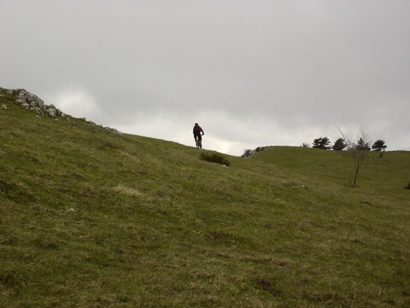 Jour 2: Herbe : Niak, ça passe sur le vélo!
Col de Branche