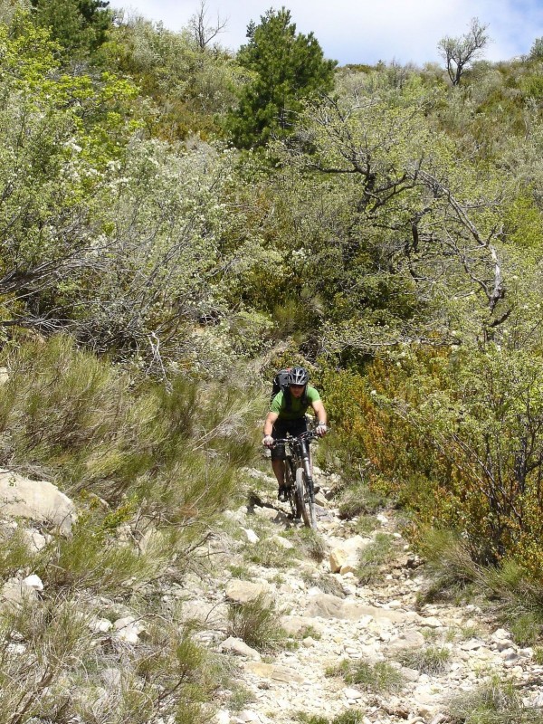 Jour 3: Itinéraire Bis : Niak sur un sentier "bis" avant Aubard (Jabron)