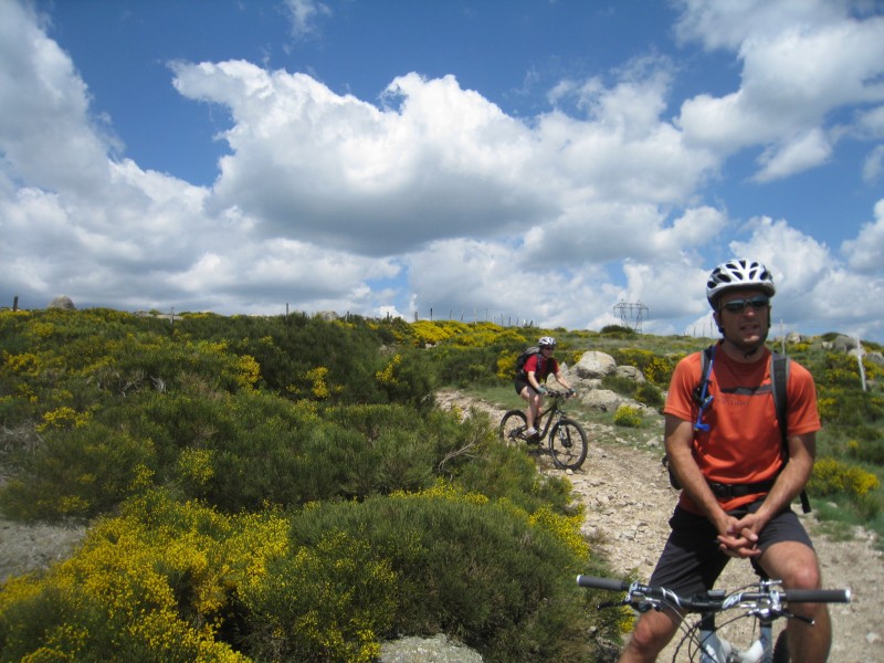 #3 montselgues : petite pause .le paysage s montselgues : petite pause .le paysage s'y préte...