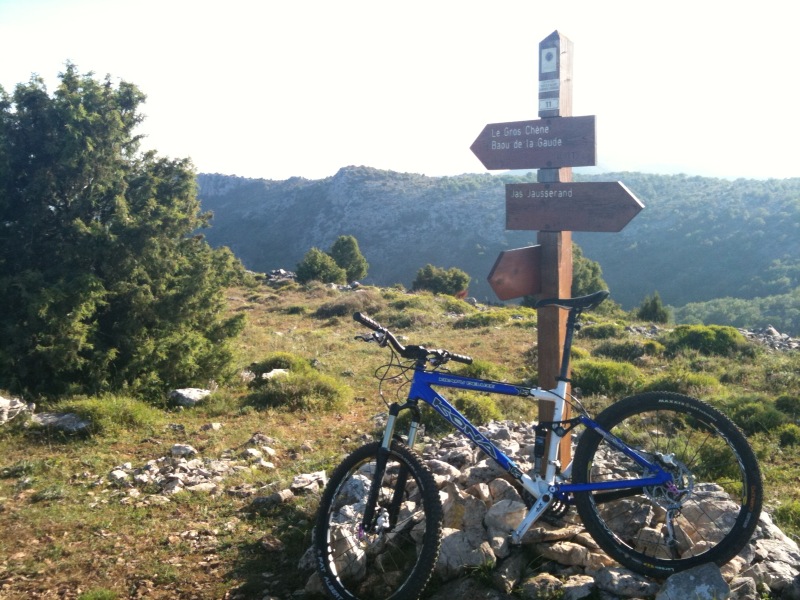 #3 La colle : ça fait plaisir de voir des panneaux si beaux et si nombreux. La colle : ça fait plaisir de voir des panneaux si beaux et si nombreux.
