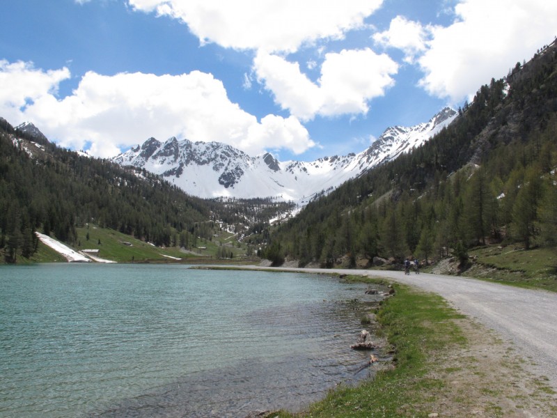 #8 Lac de l Lac de l'Orceyrette : Superbe ! Notez le cirque au fond pour faire du ski de rando ... ;-)