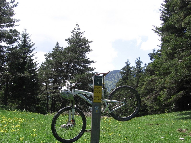 Col de Plainie : Porte vélo. Décidément, tout est en place pour le VdM!