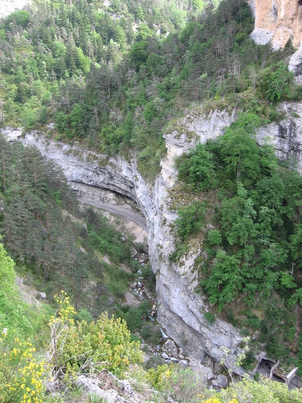 Gorge du Gâts : La petite route, en sortie de Glandage qui évite la D539 des gorges, tout en surplomb et points de vue!