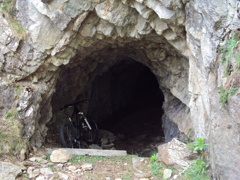 #11 tunnel : entrée du tunnel tunnel : entrée du tunnel