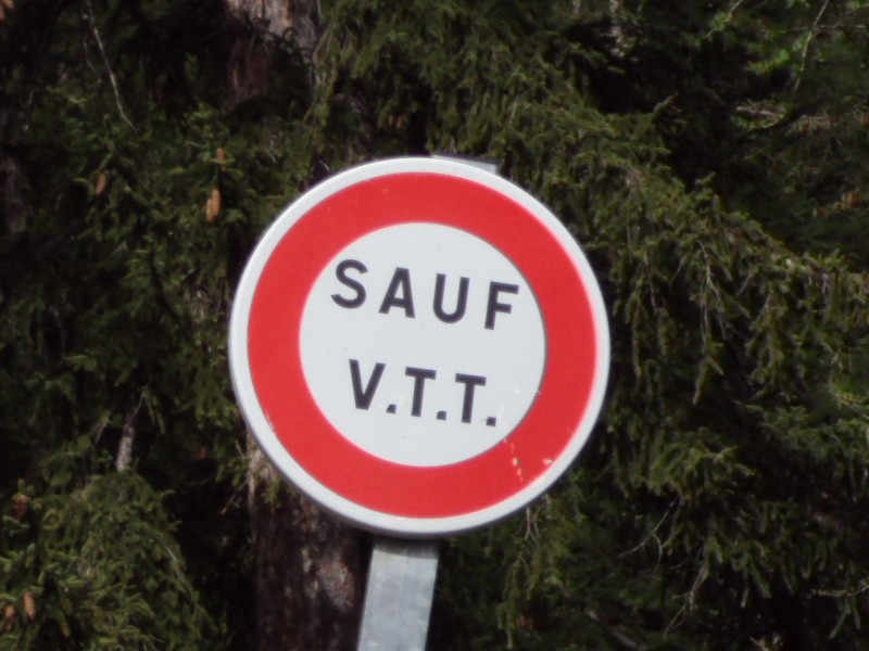 #5 panneau : c est marque panneau : c est marque