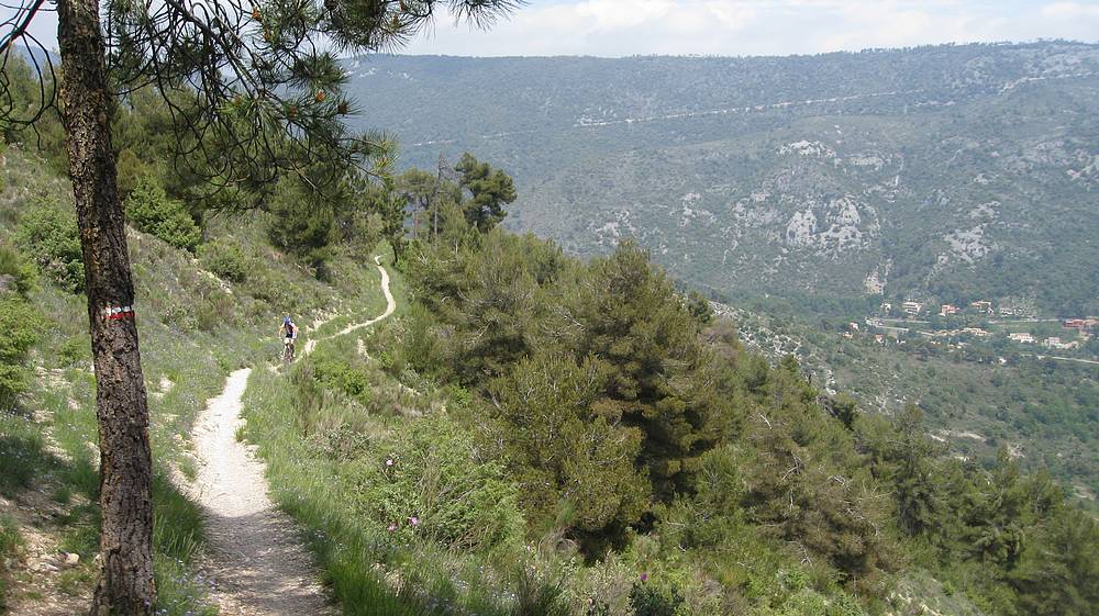 Sentier balcon : sous le Mont Cima