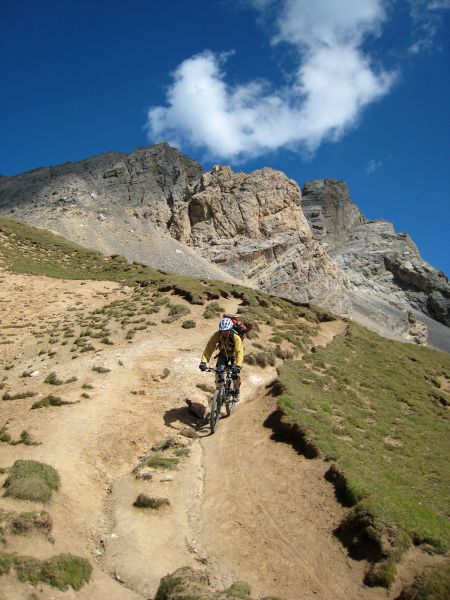 Tours du Vallon : Après la montée rustique, la descente sur Névache de ce côté est magnifique mais bien fourbe par endroits