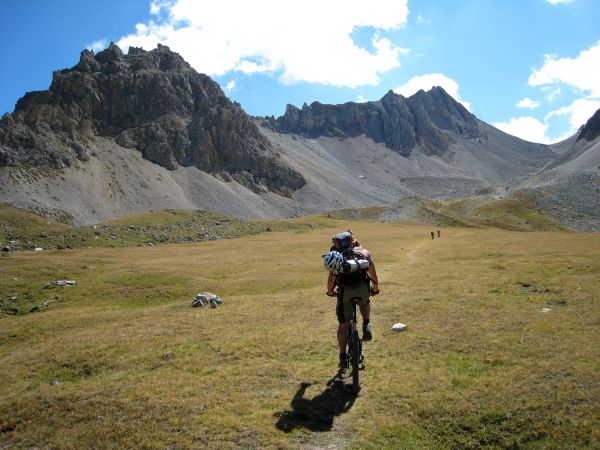 #9 Col du Vallon : Allez plus que 300m de D+ est c Col du Vallon : Allez plus que 300m de D+ est c'est fini (pour la montée). Mais quelle est rustique cette dernière montée !