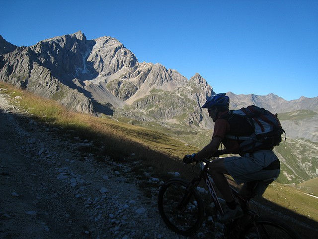 Clapière : Montée du Camp des Rochilles, face à la Clapière