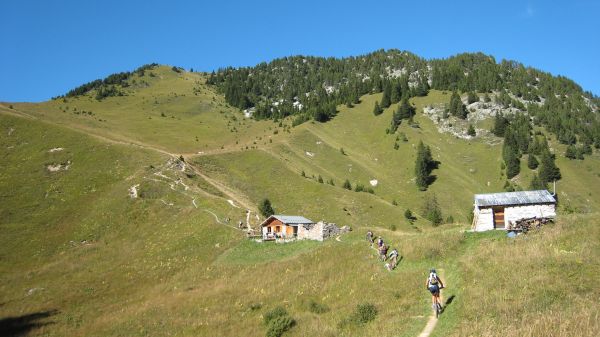 #14 Lanchetton : Arrivée aux chalets de Lanchetton avant le portage pour le col du Golet et le col de la Dent Lanchetton : Arrivée aux chalets de Lanchetton avant le portage pour le col du Golet et le col de la Dent
