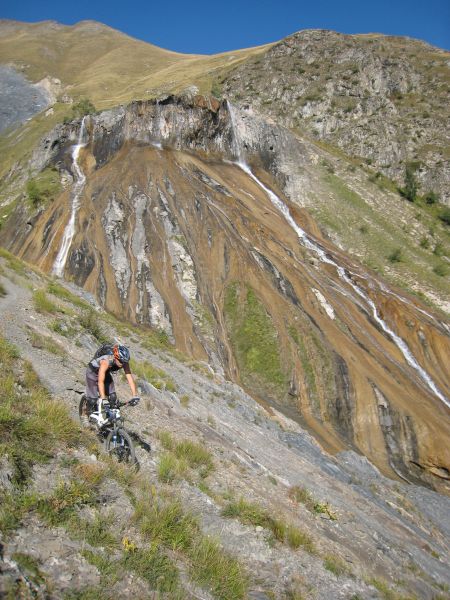 #9 Pétrifié : Non pas le gars pétrifié, seulement la cascade et le photographe ;o)) Pétrifié : Non pas le gars pétrifié, seulement la cascade et le photographe ;o))