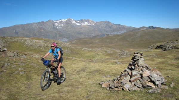 #3 Fin de la première montée : MC fini sur le vélo la montée menant au lac Noir Fin de la première montée : MC fini sur le vélo la montée menant au lac Noir