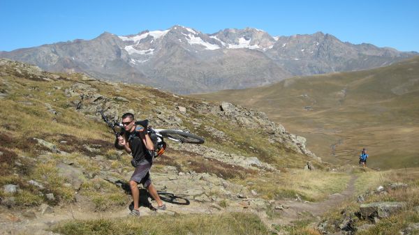 #1 Portage : Il n Portage : Il n'est pas très long le portage pour le lac Noir... Mais portage quand même