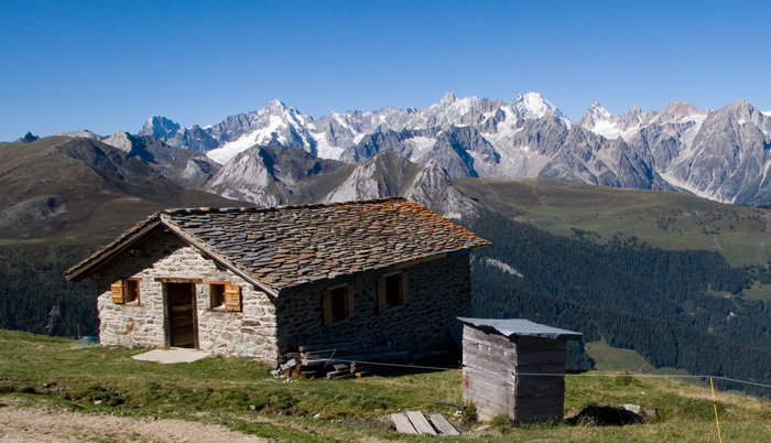 Tour des Combins : Sous le Col de Mille.
Le décor est, de suite, planté.