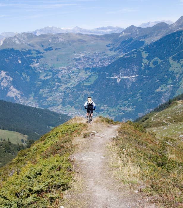 Tour de Combins : Seb sous le Col de Mille.
Faut faire vite pour cliquer, sinon, il ne reste plus que Verbier au fond