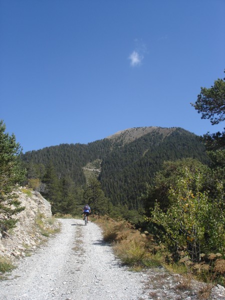 #1 Sommet du Cugulet : Avant d Sommet du Cugulet : Avant d'arriver à la citerne, il reste encore une trotte...