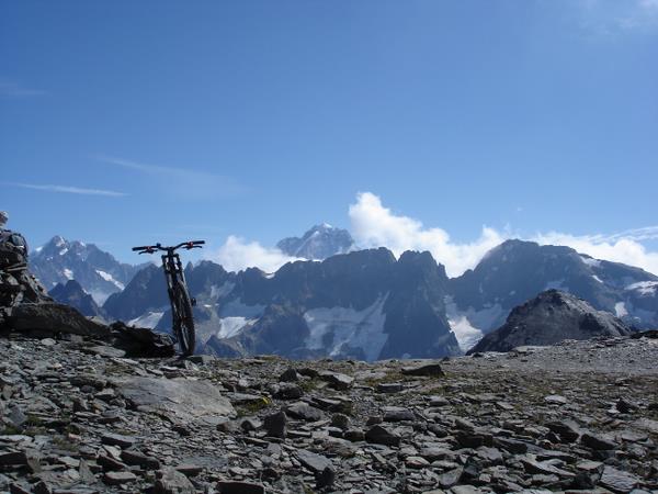 #3 Aiguille Verte : Aiguille Verte et Aiguilles Rouges depuis la Table au Chantre sous le sommet du Buet Aiguille Verte : Aiguille Verte et Aiguilles Rouges depuis la Table au Chantre sous le sommet du Buet
