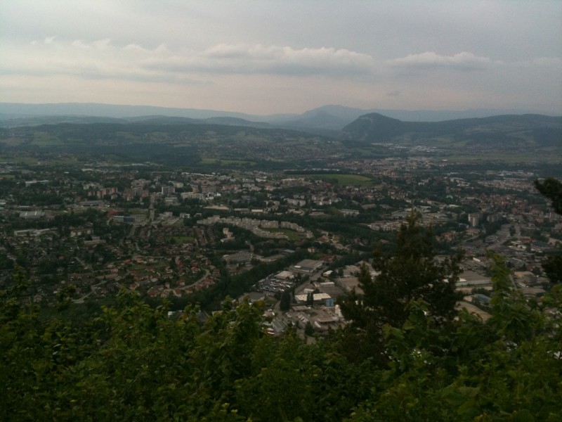 Montagne d'Âge : vue sur la zone de Vovray et la Montagne d'Âge depuis le belvédère du Crêt des Bruyères