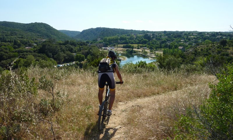 Descente sur Collias : rive gauche du gardon