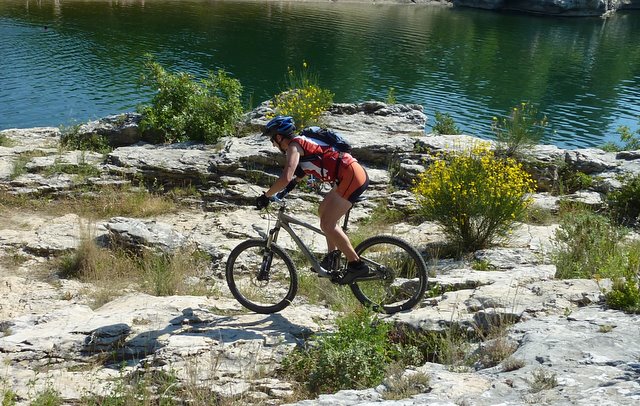 Passage ludique : sur les berges du Gardon