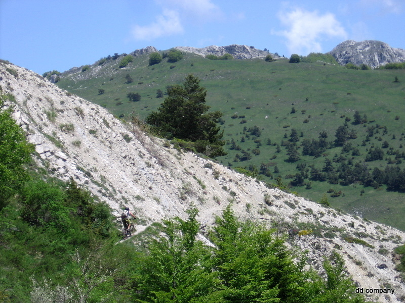 col de Grimone : Passage de marnes expo un peu avant l'excellent sentier descendant sur le col