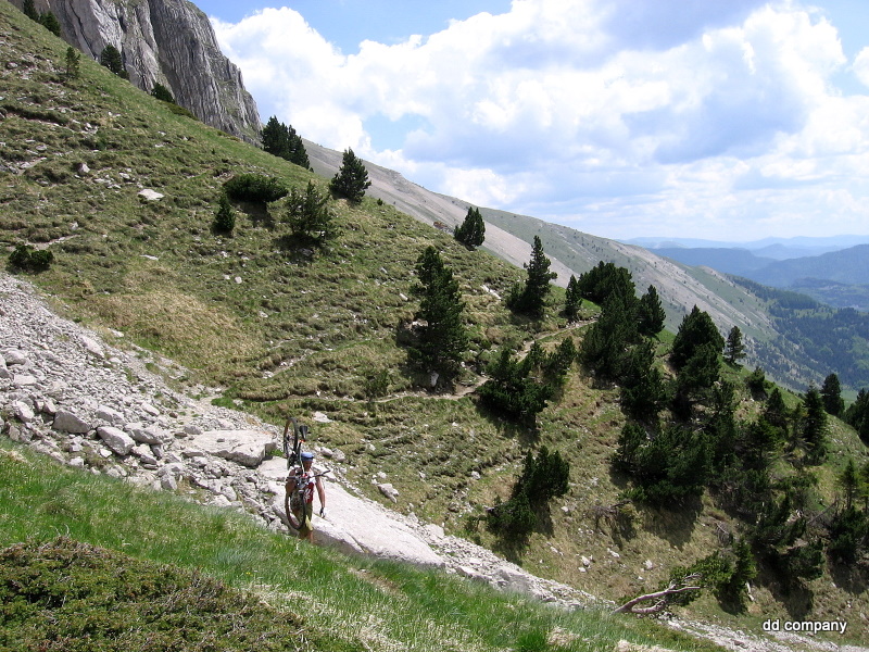 col de Seysse : Portage conventionnel pour une sortie VTT ;)