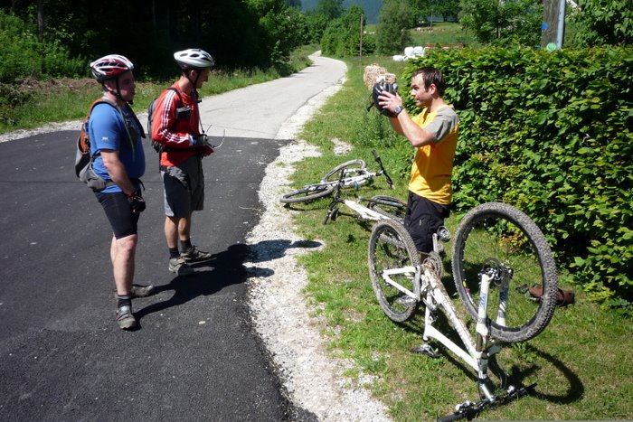 #4 Pincage : Samy nous fait le coup du pincage à l Pincage : Samy nous fait le coup du pincage à l'arrivée en bas de Bellecombe en se lâchant sur la piste et paff le cailloux!