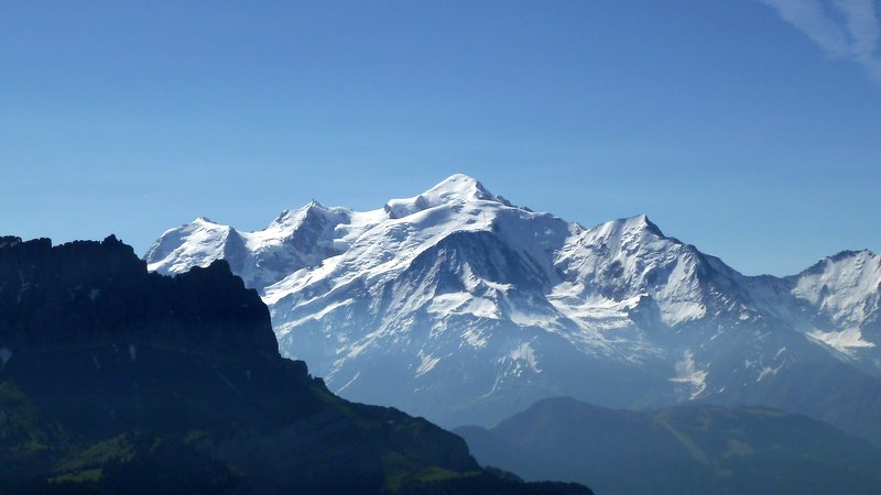 #1 Mt Blanc : Le Mt Blanc avec son énorme trace. Avec cette météo, ça doit grouiller. Mt Blanc : Le Mt Blanc avec son énorme trace. Avec cette météo, ça doit grouiller.