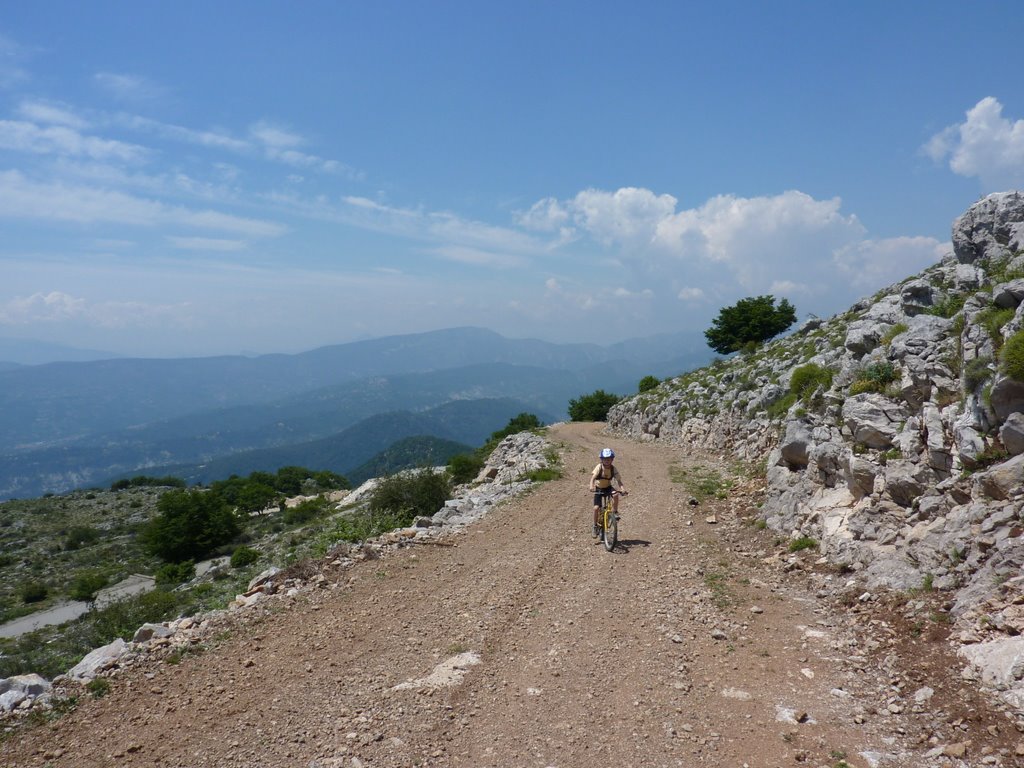 #1 Piste rejoignant la cime : Elle est bien lisse à présent Piste rejoignant la cime : Elle est bien lisse à présent