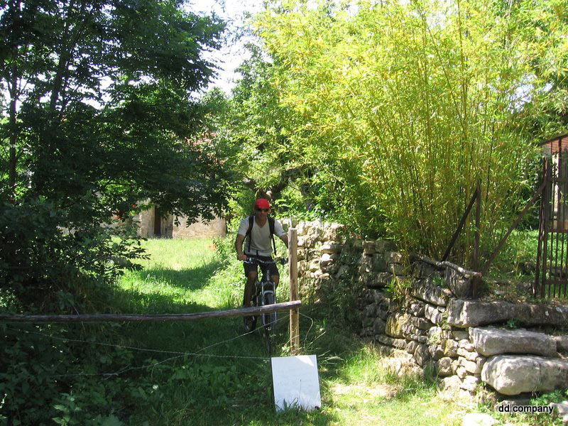 Soubreroche : Ptit Steph au départ du sentier de l'Échelle