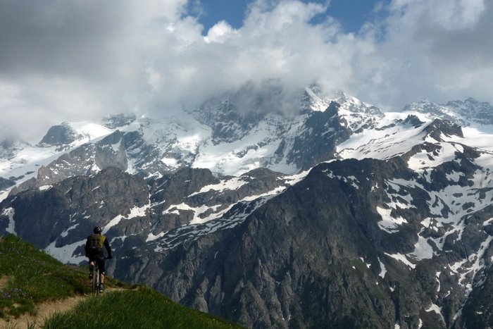 #8 La Meige : Et les montagnes d La Meige : Et les montagnes d'en face sont omniprésente !